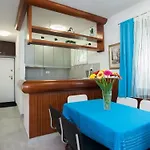 Prázdninový dům Ingrid - Four Bedroom With Pool *