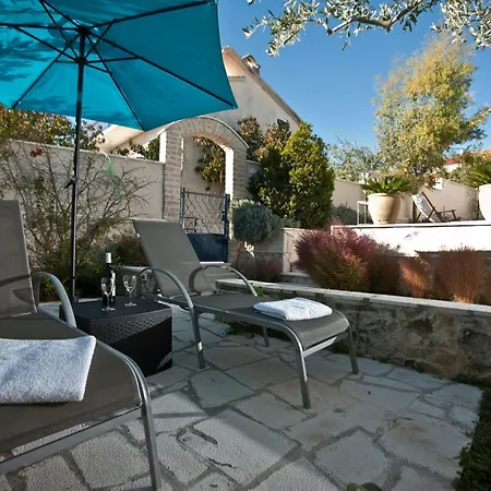 Σπίτι διακοπών Ingrid - Four Bedroom With Pool