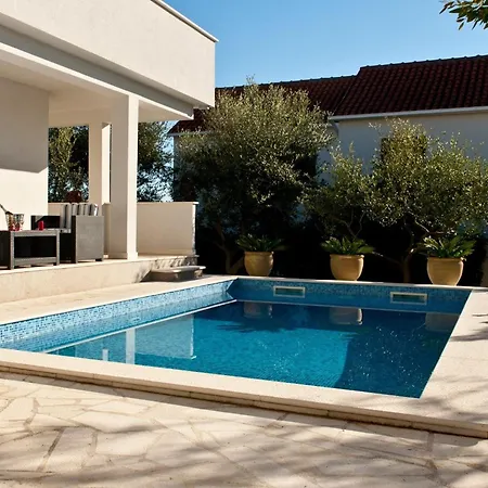Ingrid - Four Bedroom With Pool * Trogir